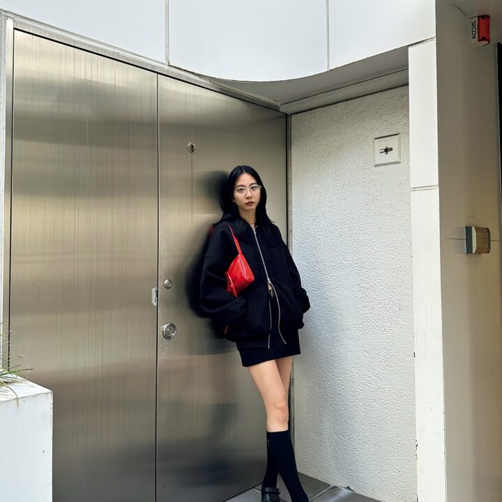 【SNAP】パーカのファスナーを逆開き！内藤和香さん