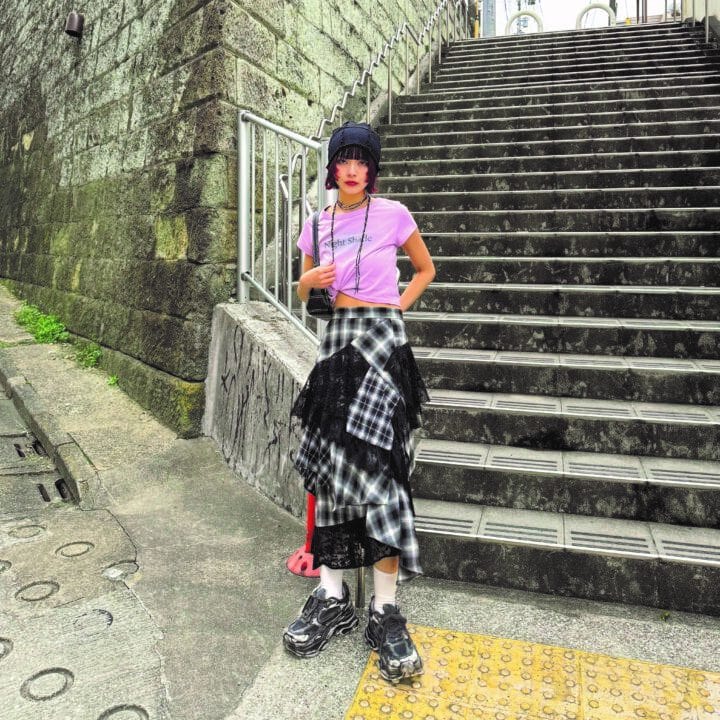 【SNAP】Tシャツ×スニーカーに、レースのスカートで女っぽさを♡佐々木美結さん
