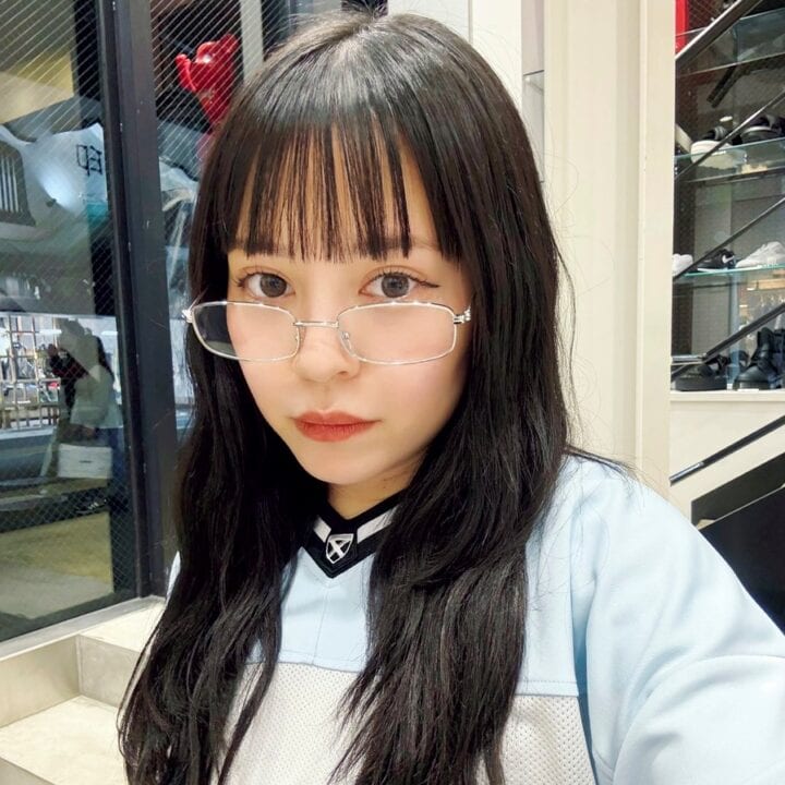 【SNAP】メンズライクコーデはメガネでハズす！福尾優佳さん