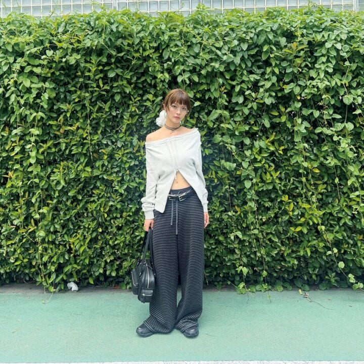 【SNAP】オフショルのスウェットとスニーカーでカジュアルに♡佐々木美結さん