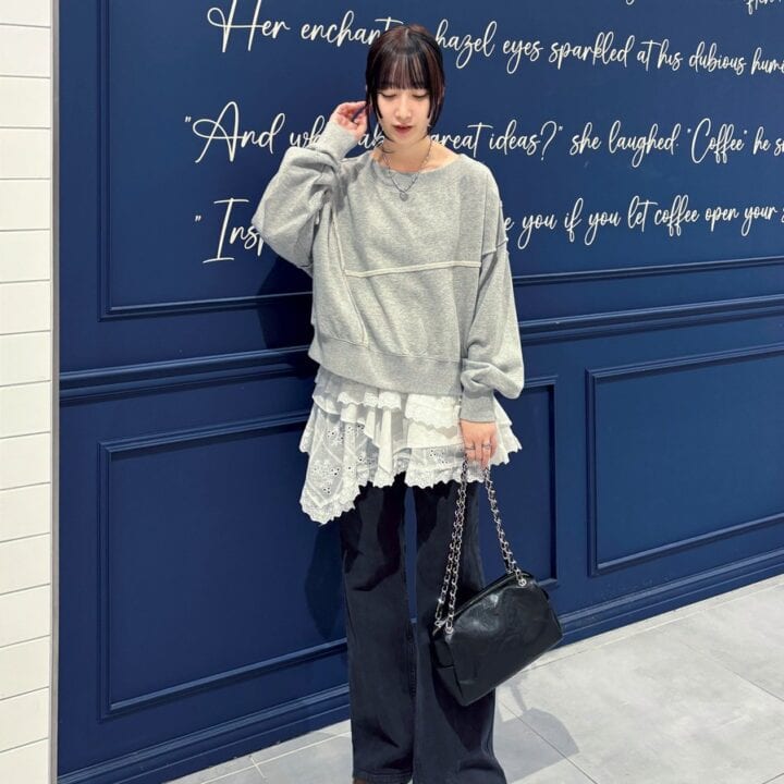 【SNAP】スウェットをワンショルっぽく着てヘルシーに肌見せ!Ayaさん