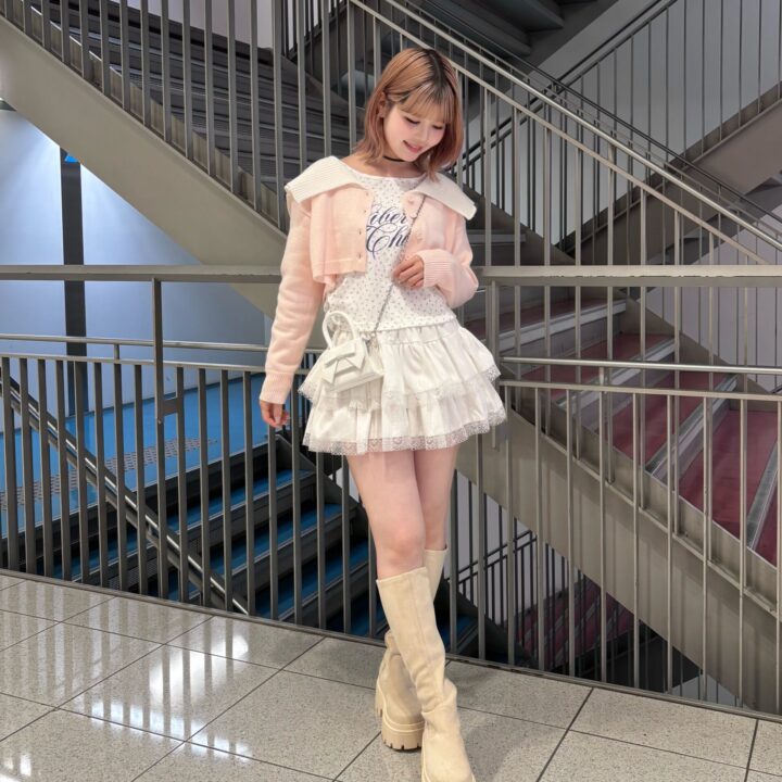 【SNAP】立体的なリボンのミニバッグがポイント♡Hanaさん