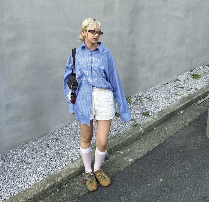 【SNAP】ルーズなストライプシャツが主役!大鷹星さん
